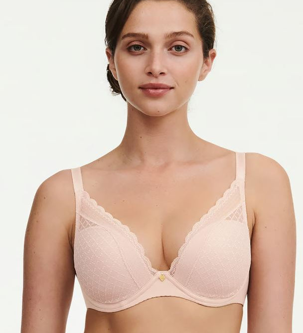 Front view of Chantelle Norah Chic Plunge T-Shirt Bra Dusky Pink on model featuring chic lace and flattering plunge neckline.