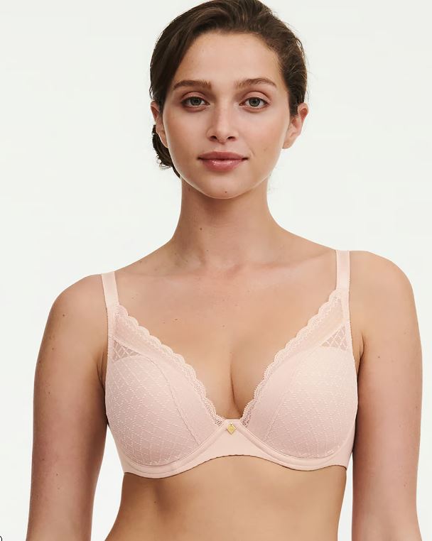Front view of Chantelle Norah Chic Plunge T-Shirt Bra Dusky Pink on model featuring chic lace and flattering plunge neckline.