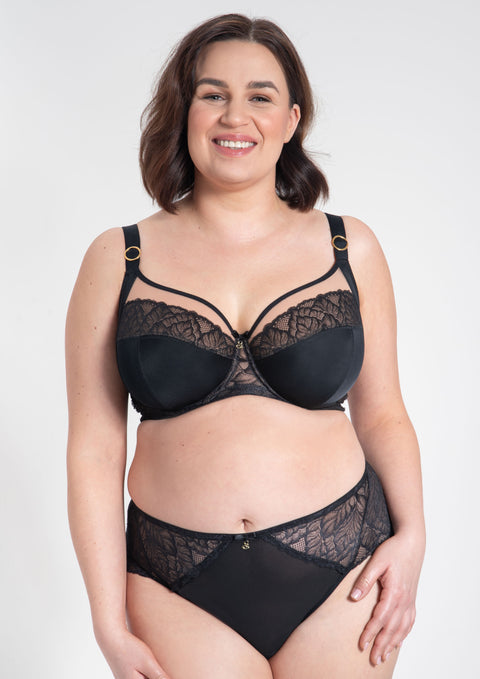 Samanta Amelia Full Cup Side Support Bra Black, plus-size model front view, supportive full cup bra with German lace, luxury lingerie for fuller busts.