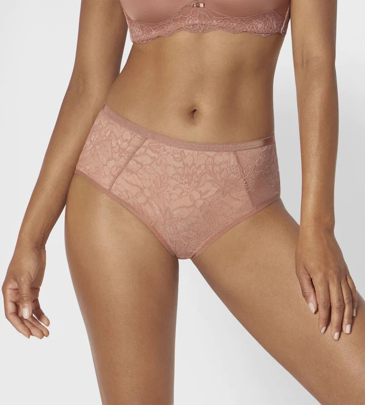 Front view of The Foundation's Amourette Charm Maxi 02 Brief Rust by Triumph featuring delicate floral lace and smoothing fit.