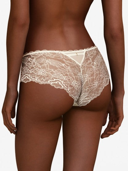 Back of The Foundation’s Waltz Shorty Brief in Milk – soft cotton gusset and sheer lace with delicate scalloped edge for a graceful silhouette.