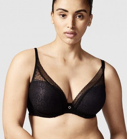Model wearing the Chantelle Festivité Plunging T-Shirt Bra in Noir – photographed for The Foundation