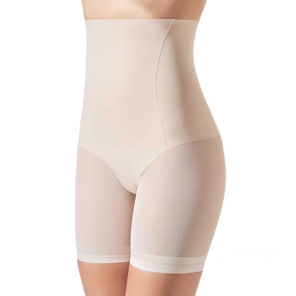 Janira Silueta Underbust Bermuda Pant Dune in 2XL shown from the front, highlighting the seamless shaping waist and thigh control.
