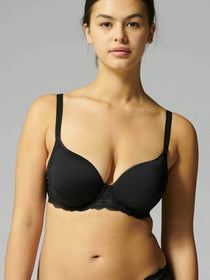 Front view of Reve 3D Plunge Contour Bra Black, showing smooth underwired cups and plunge neckline