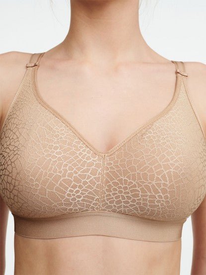 close-up of C Magnifique wireless bra highlighting seamless floral jacquard texture and padded comfort.