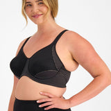 Berlei electrify mesh underwire sports bra for women in black YYN7 angle view