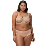 “Full body shot of a model in Triumph Ladyform Soft WX Bra and briefs, showcasing comfortable fit for all-day wear.