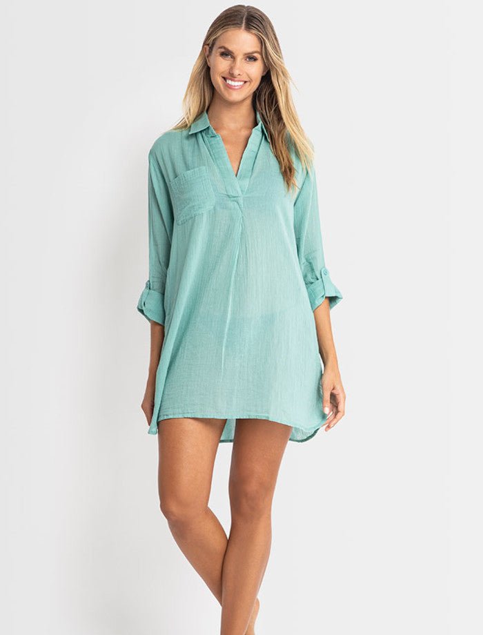 The Foundation’s Sunseeker Resort Painters Shirt in Moss – 100% cotton relaxed-fit beach shirt with chest pocket and v-neck for warm-weather styling.
