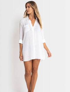 The Foundation’s Sunseeker Resort Painters Shirt in White – lightweight cotton beach shirt with relaxed v-neck and chest pocket, styled for coastal comfort.