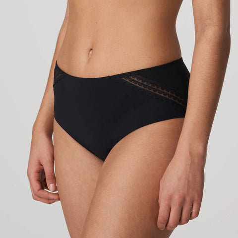 Side angle of PrimaDonna Twist I Want You Full Brief in Black, shown on model with lace side detailing and smooth high-waist front.