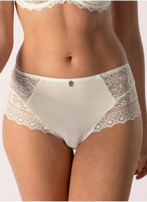 Close up of Empreinte Cassiopee Culotte Brief in Silk, featuring delicate lace panels and soft ivory fabric.